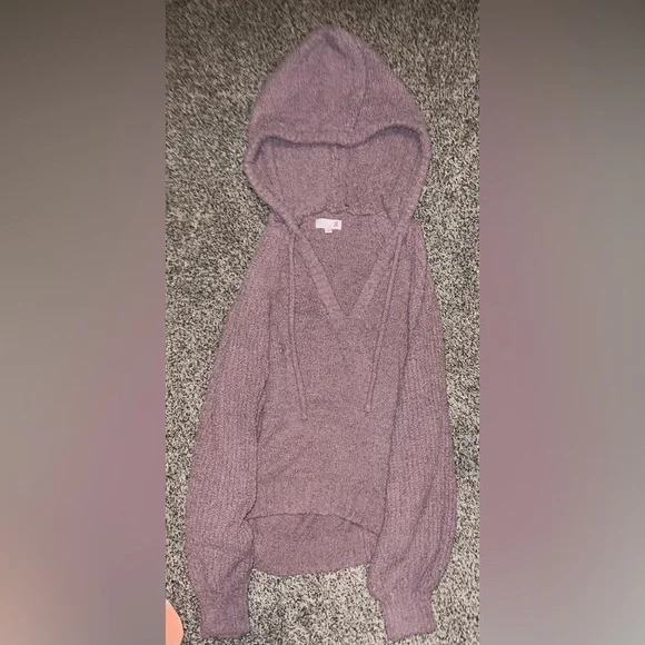 Women Sweater - Picture 2 of 4